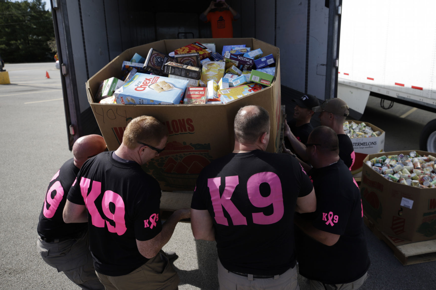 GALLERY_WSOY-Food-Drive-04-100519.JPG